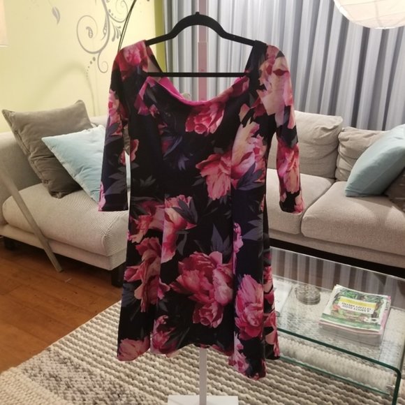 Vince Camuto Dresses & Skirts - Vince Camuto Floral Dress, Sz 14